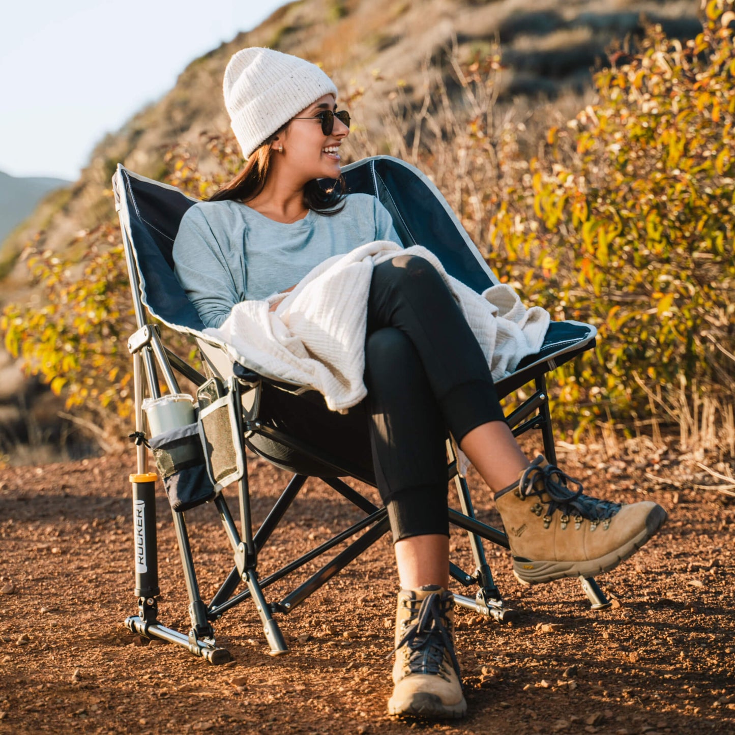 Heavy-Duty Freestyle Pod Rocker - Choice 933 - Heavy-Duty Kickback Rocker with Beverage Holder Detail